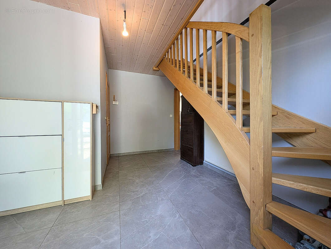 Maison à PREVESSIN-MOENS