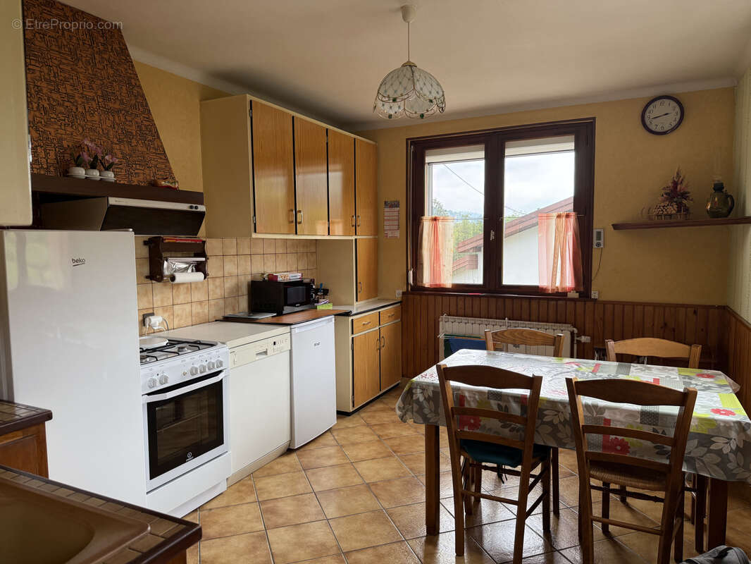 Maison à LE SYNDICAT