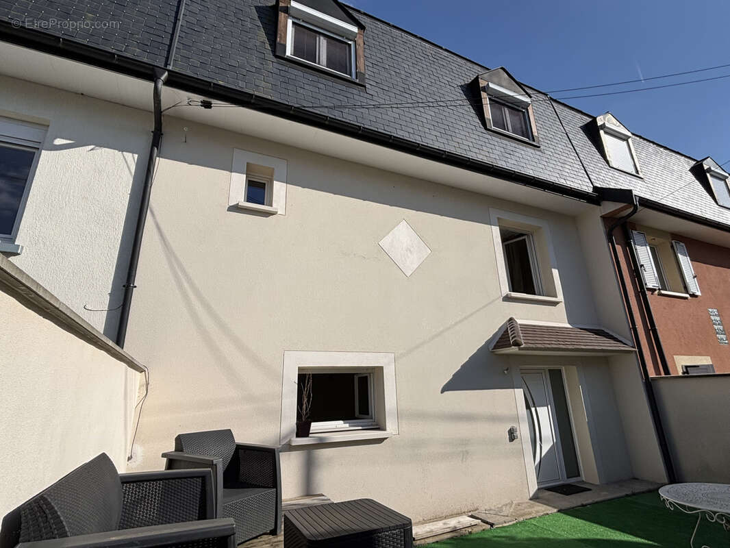 Maison à SARTROUVILLE