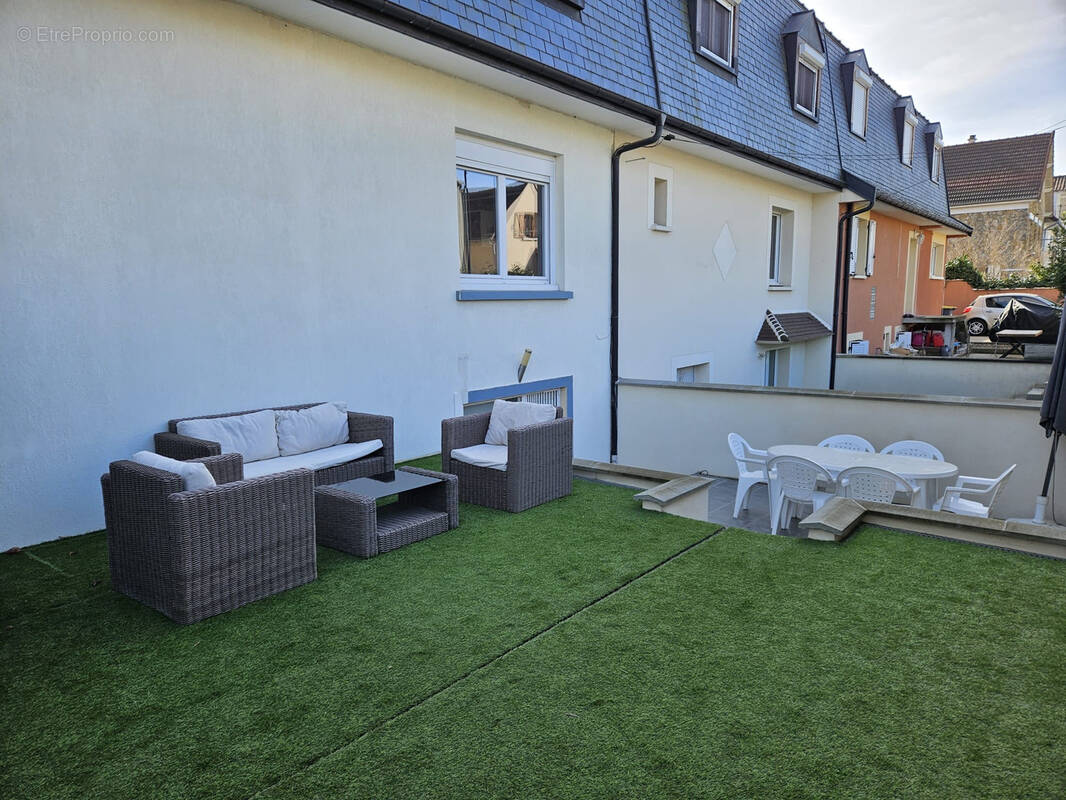 Maison à SARTROUVILLE