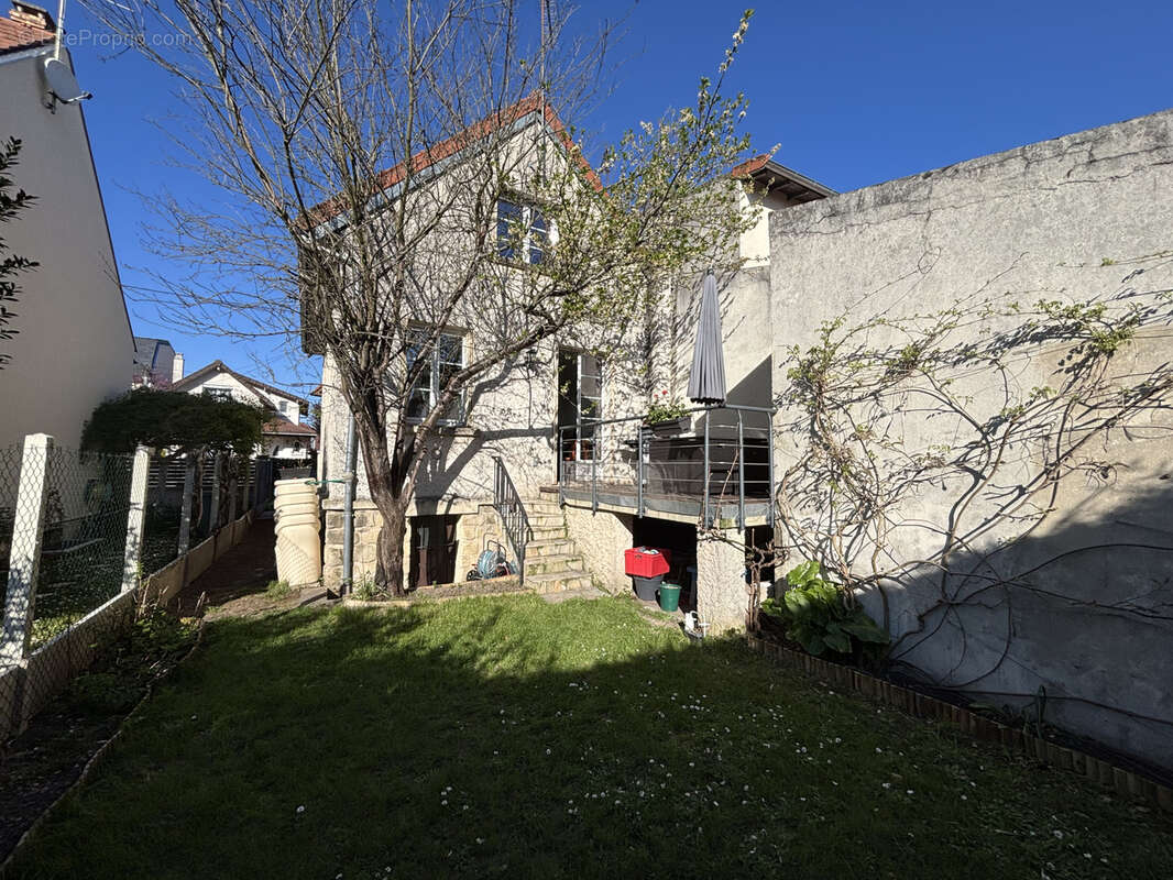 Maison à SARTROUVILLE