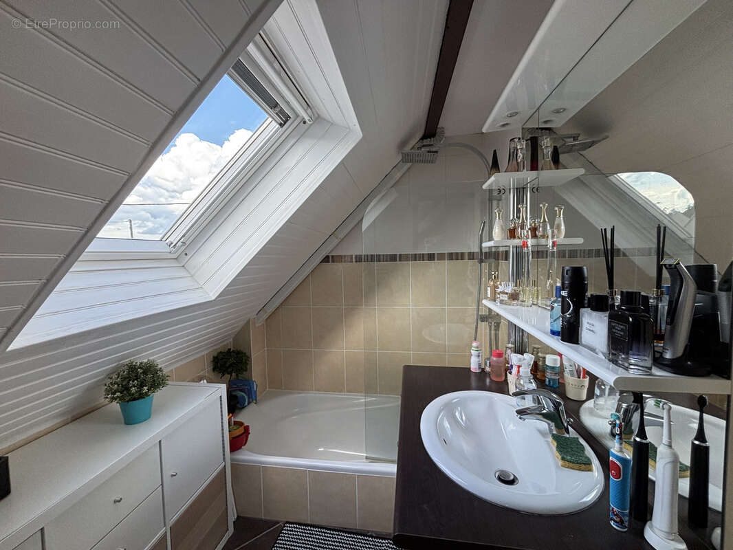 Maison à SARTROUVILLE