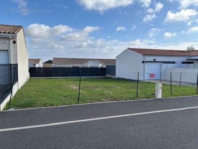 Terrain à MESCHERS-SUR-GIRONDE