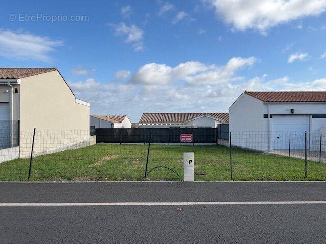 Terrain à MESCHERS-SUR-GIRONDE