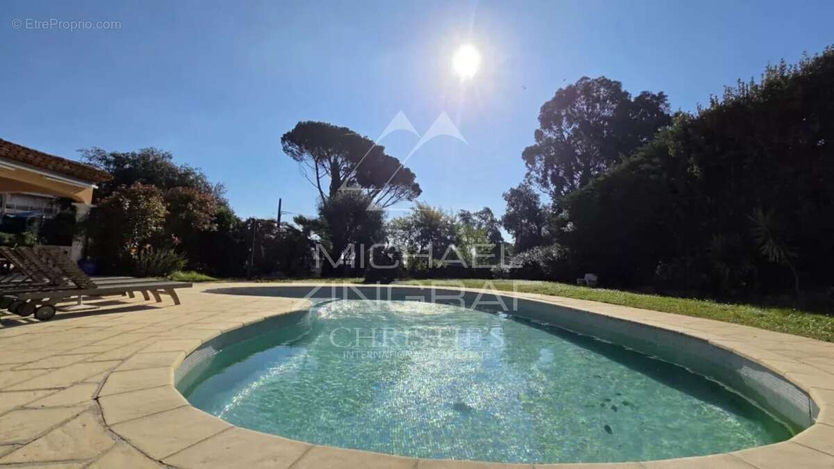 Maison à MANDELIEU-LA-NAPOULE