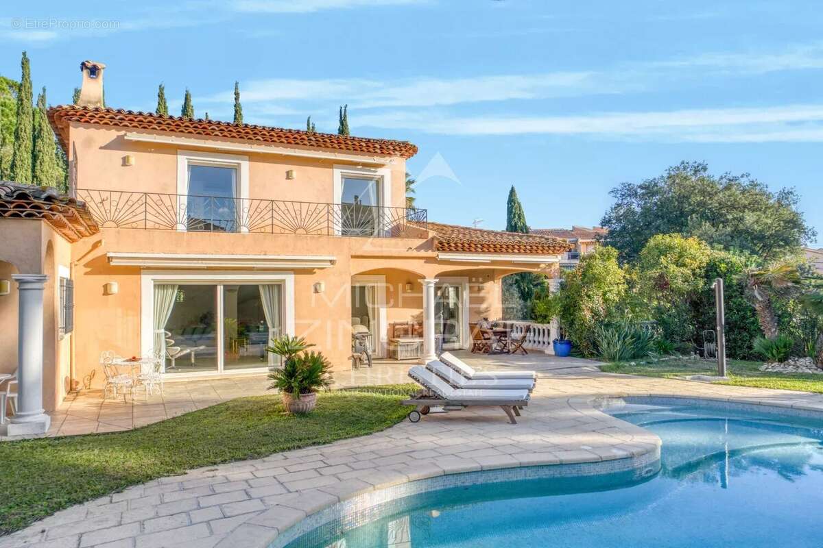 Maison à MANDELIEU-LA-NAPOULE