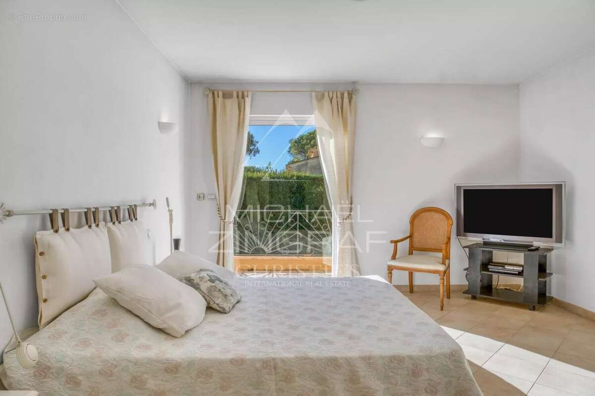 Maison à MANDELIEU-LA-NAPOULE