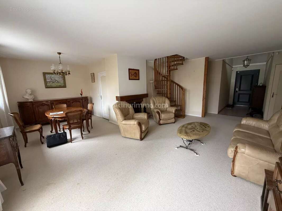 Maison à SOISY-SUR-SEINE