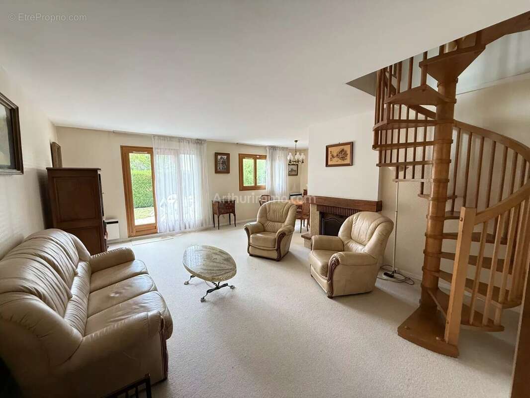 Maison à SOISY-SUR-SEINE