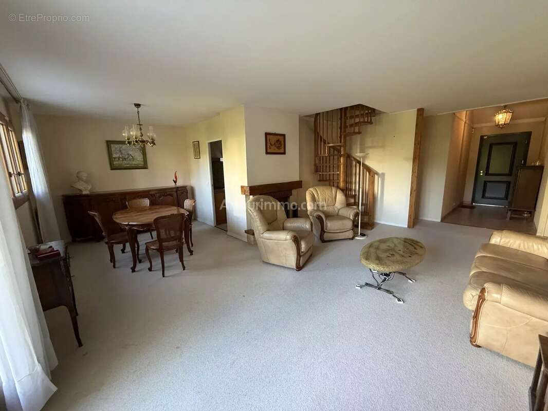 Maison à SOISY-SUR-SEINE