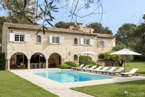 Maison à MOUGINS