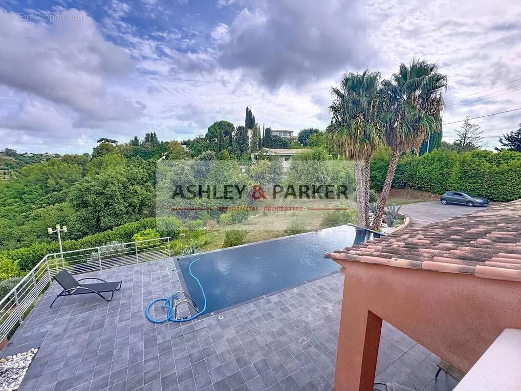 Maison à CAGNES-SUR-MER