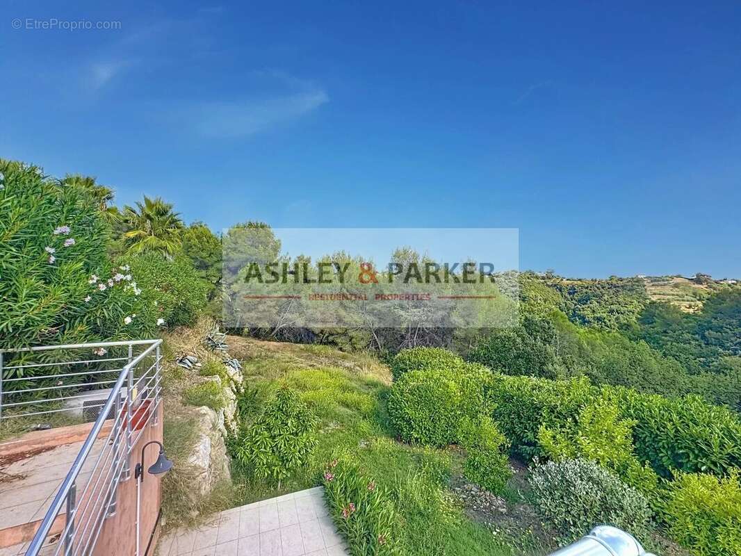 Maison à CAGNES-SUR-MER