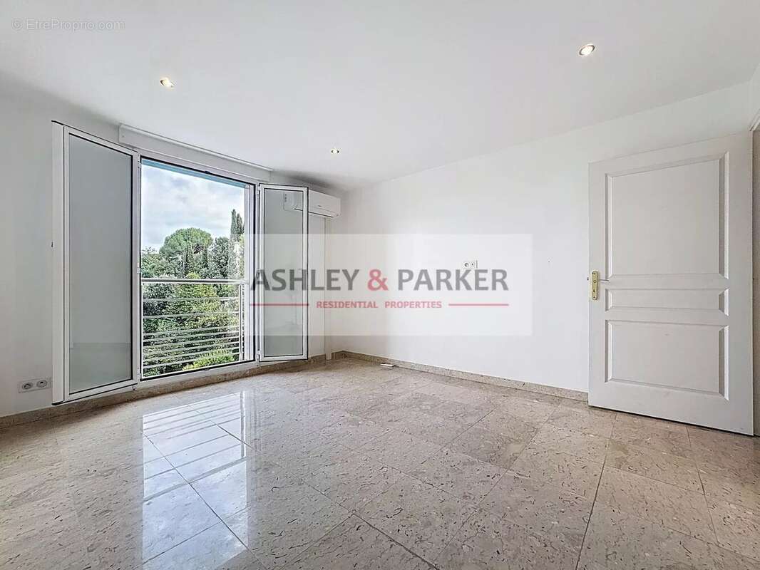 Maison à CAGNES-SUR-MER