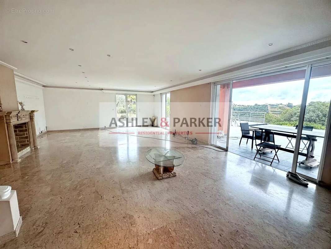 Maison à CAGNES-SUR-MER