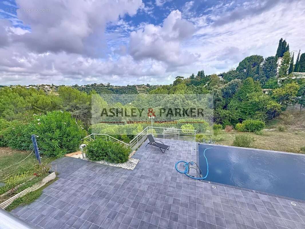 Maison à CAGNES-SUR-MER