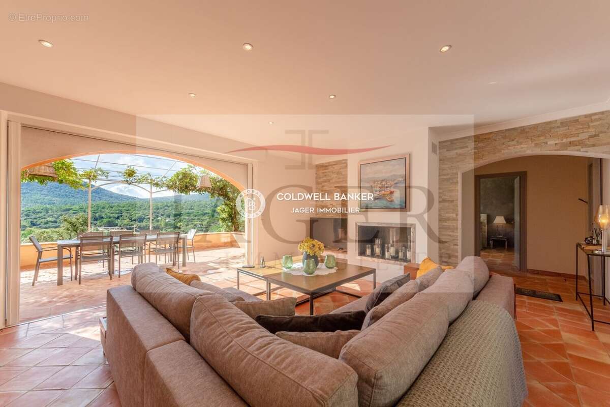 Maison à PLAN-DE-LA-TOUR