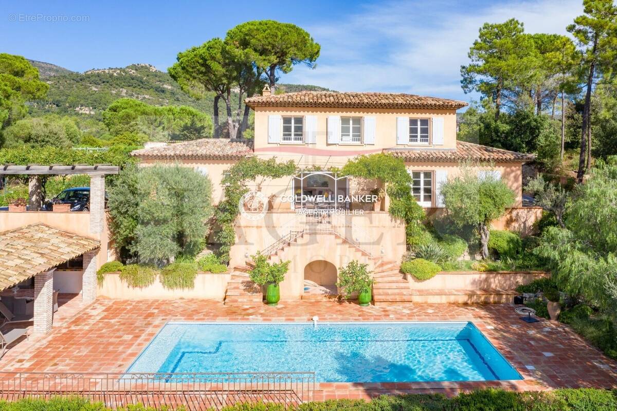 Maison à PLAN-DE-LA-TOUR