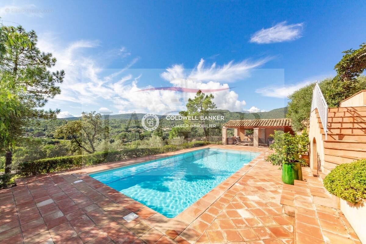 Maison à PLAN-DE-LA-TOUR