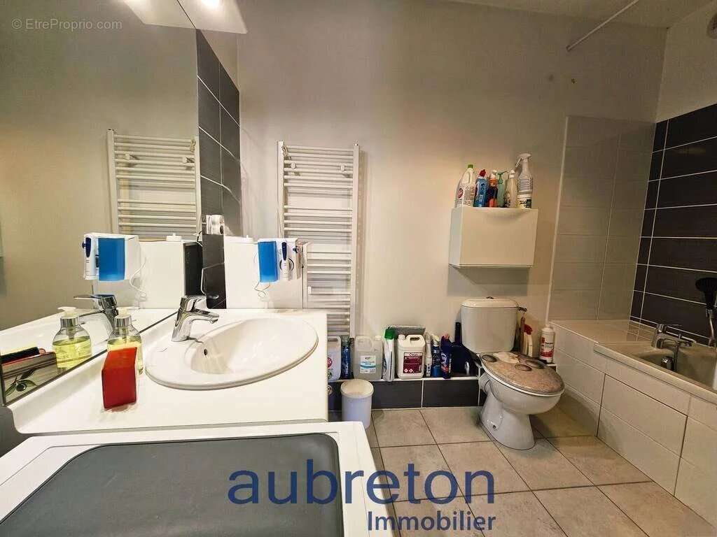 Appartement à DECINES-CHARPIEU