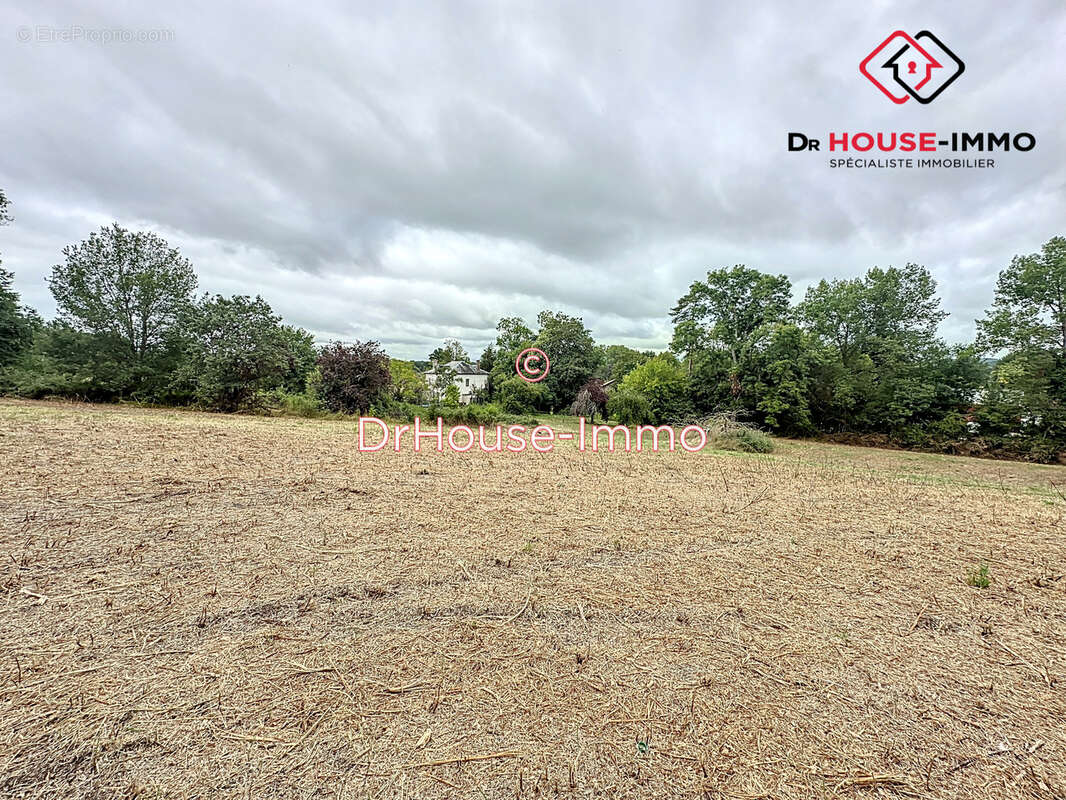 Terrain à RAZAC-SUR-L&#039;ISLE