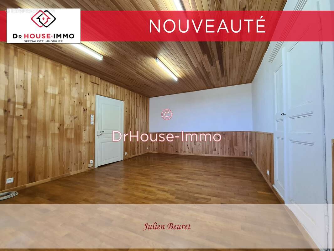 Maison à HUANNE-MONTMARTIN