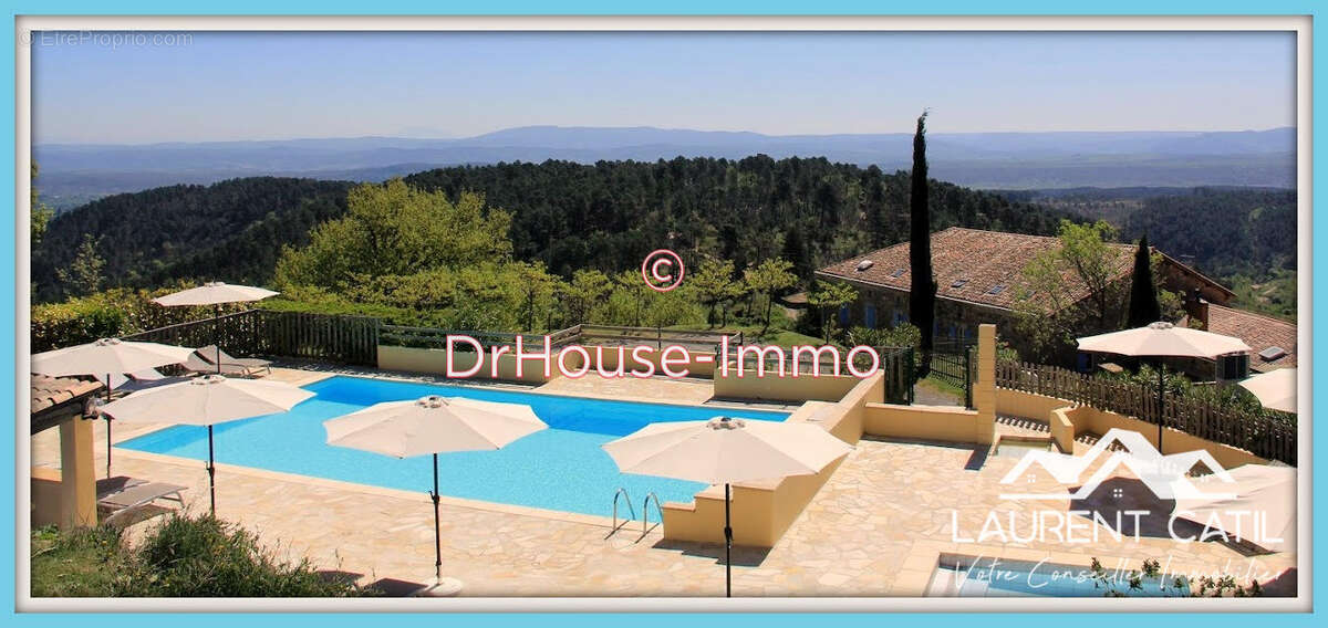 Commerce à VALLON-PONT-D&#039;ARC