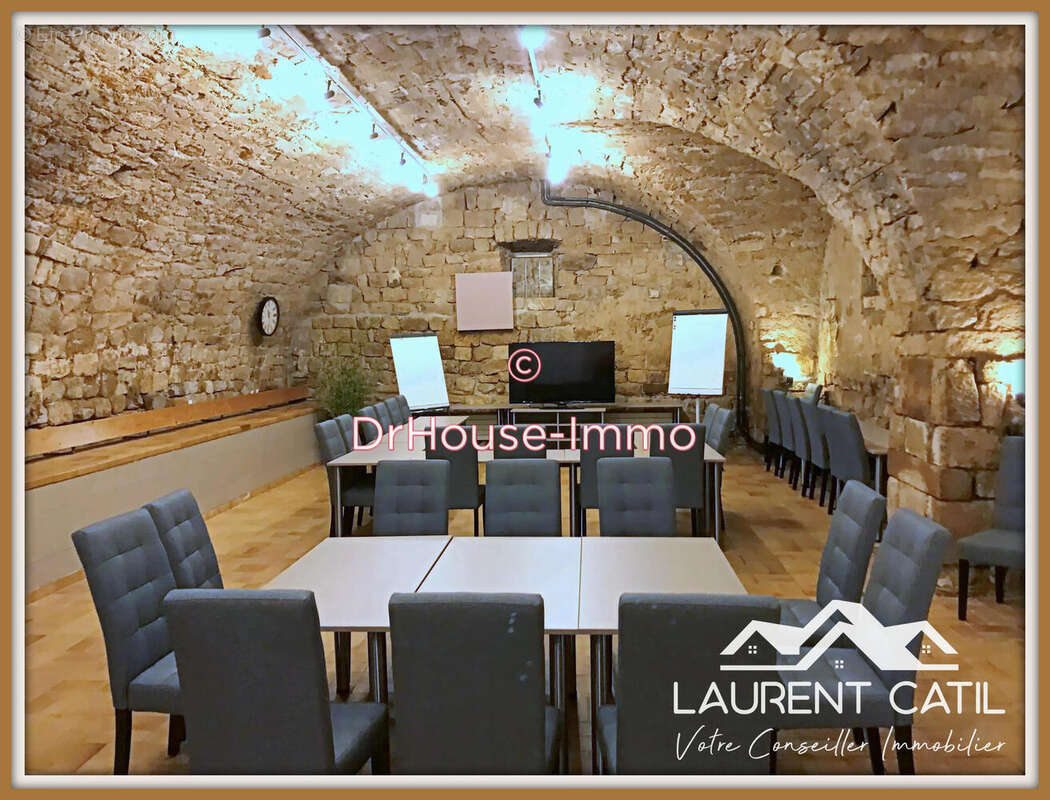 Commerce à VALLON-PONT-D&#039;ARC