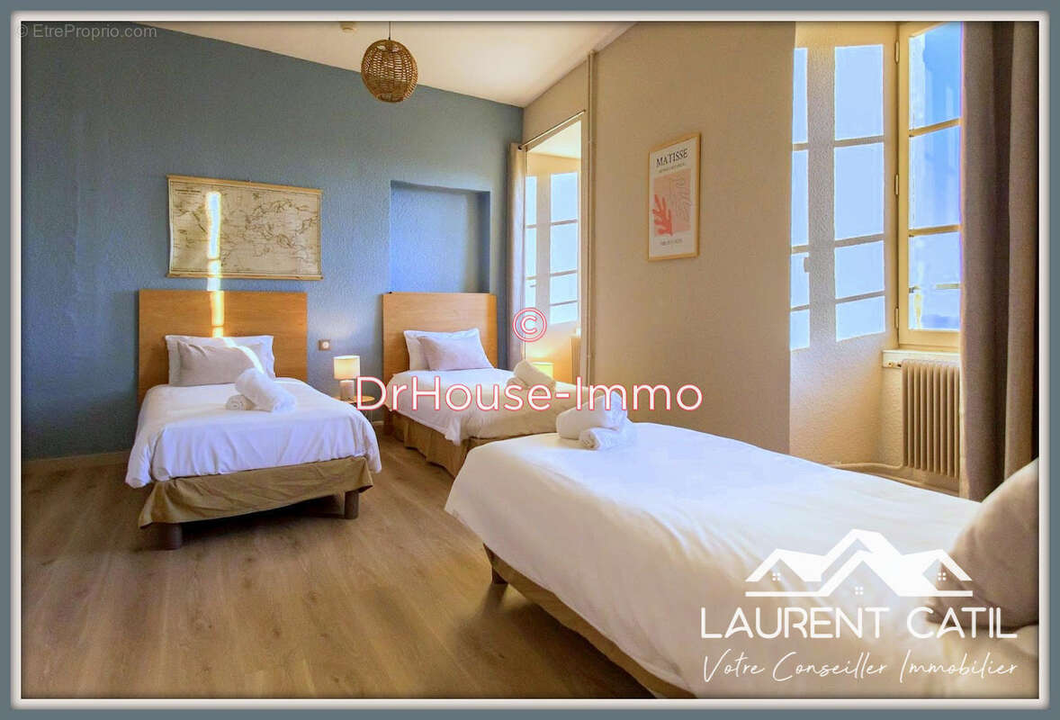 Commerce à VALLON-PONT-D&#039;ARC