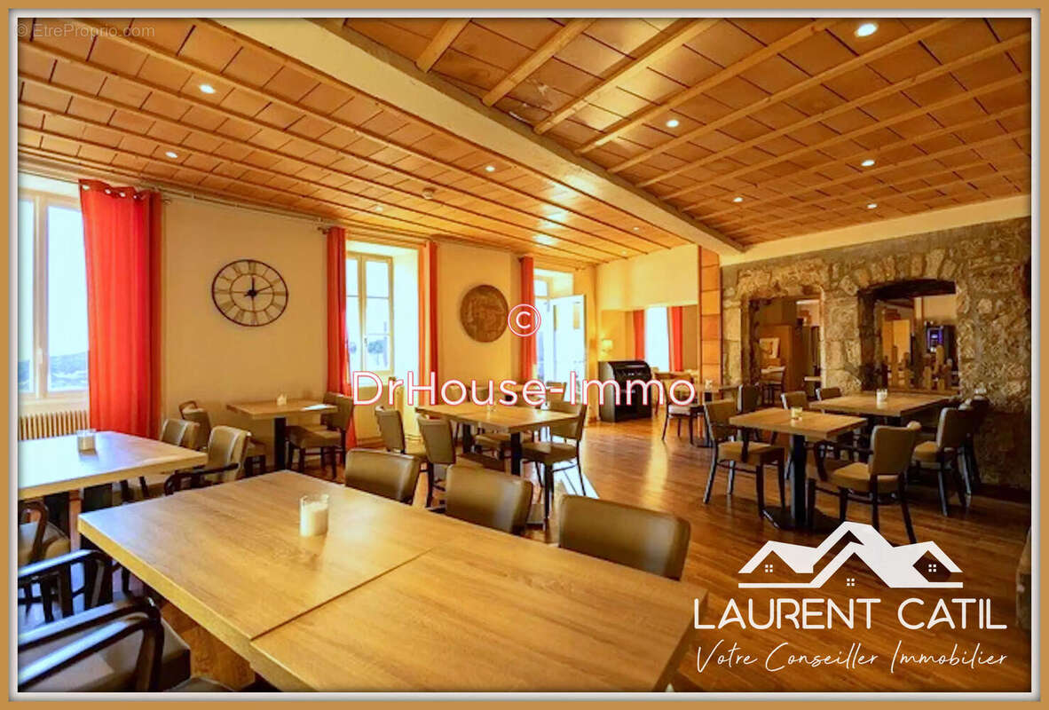 Commerce à VALLON-PONT-D&#039;ARC