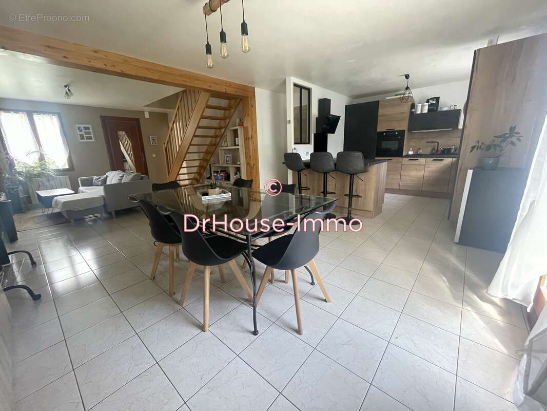 Maison à PONTVALLAIN