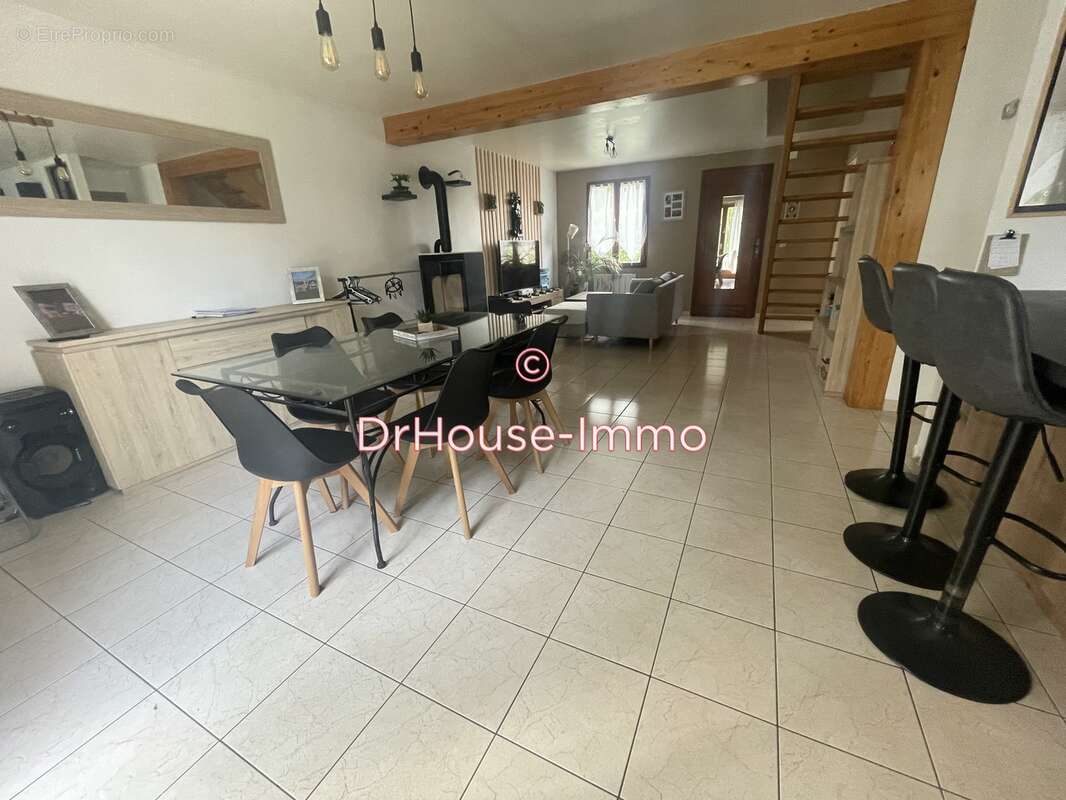 Maison à PONTVALLAIN