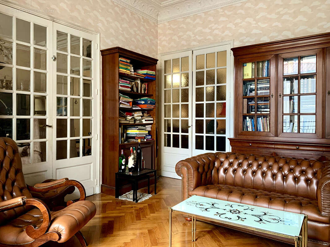 Appartement à MARSEILLE-6E