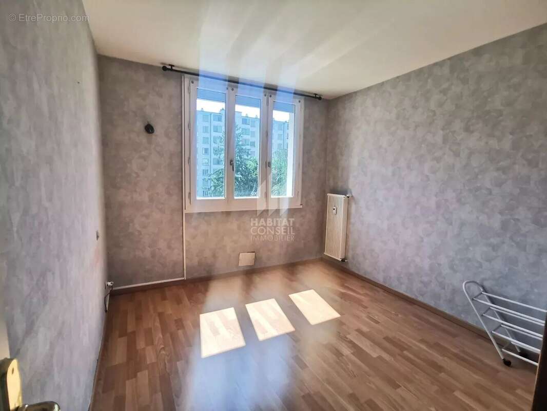 Appartement à LE PONT-DE-CLAIX