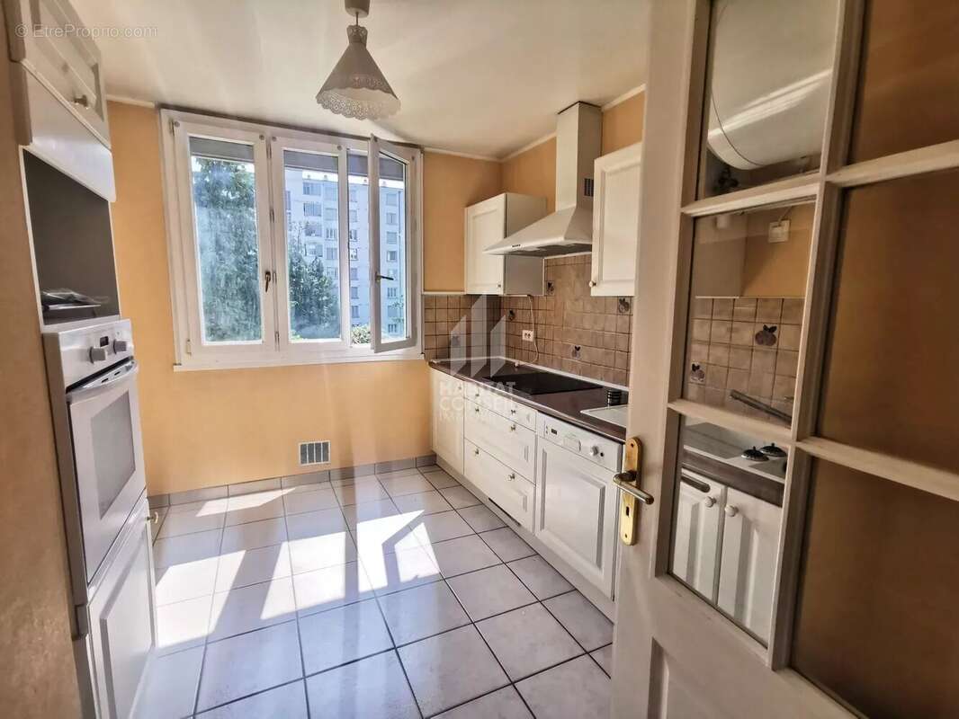 Appartement à LE PONT-DE-CLAIX