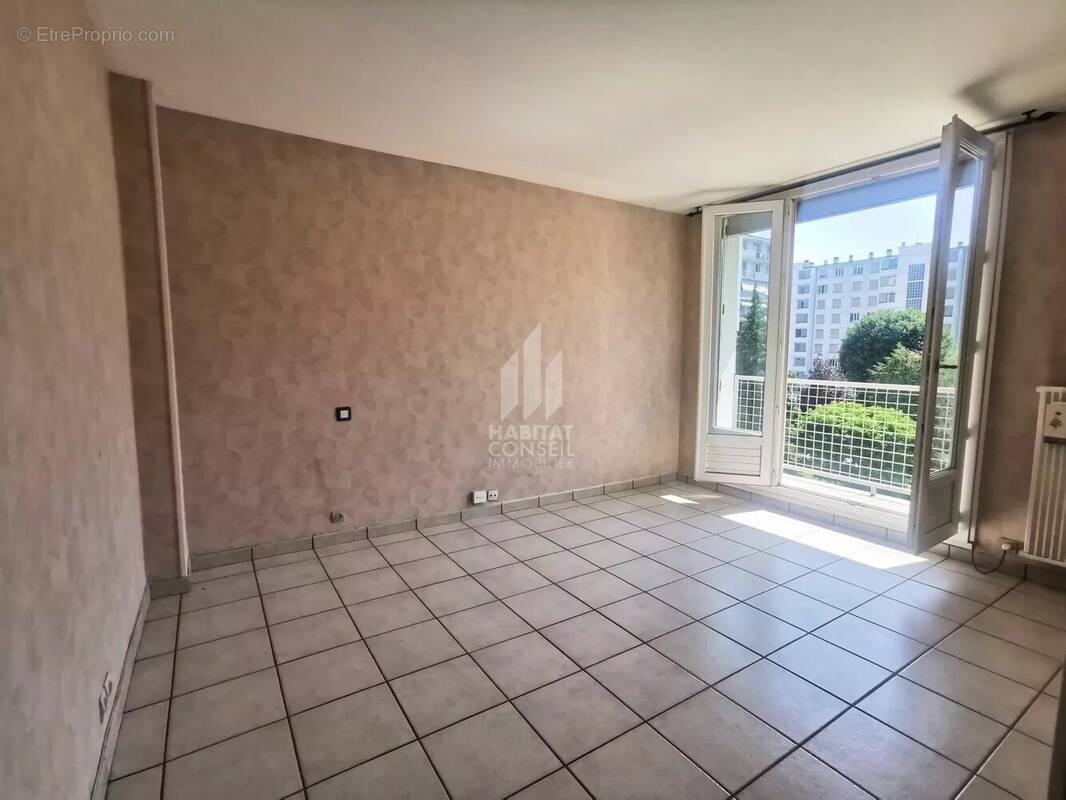 Appartement à LE PONT-DE-CLAIX