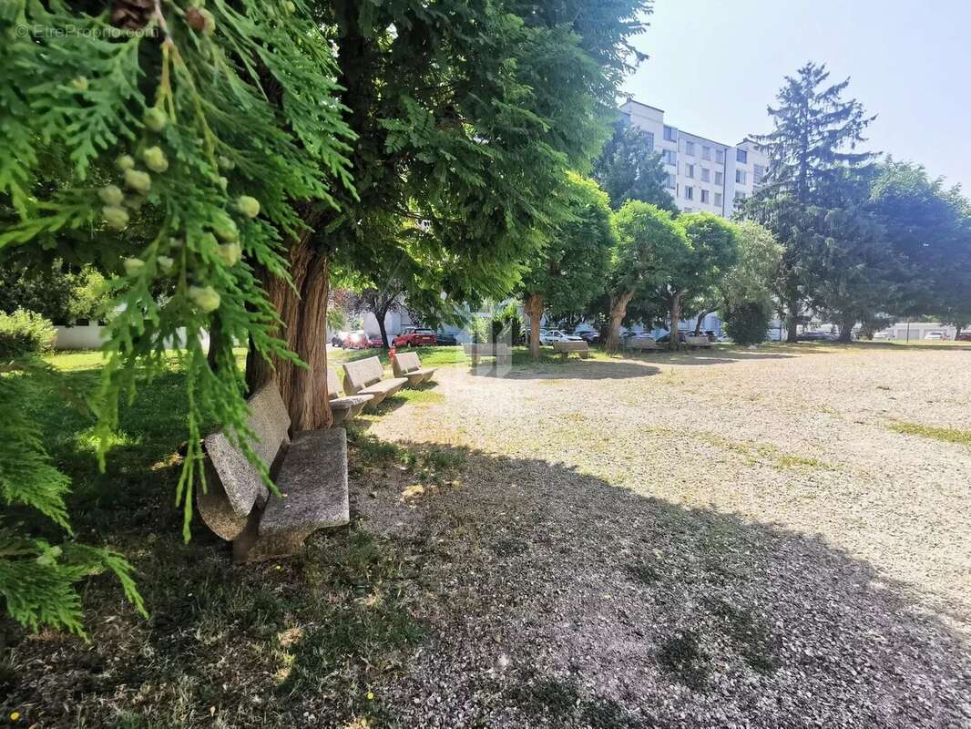 Appartement à LE PONT-DE-CLAIX