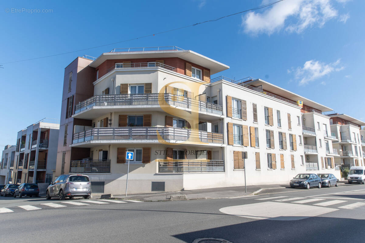 Appartement à VIGNEUX-SUR-SEINE