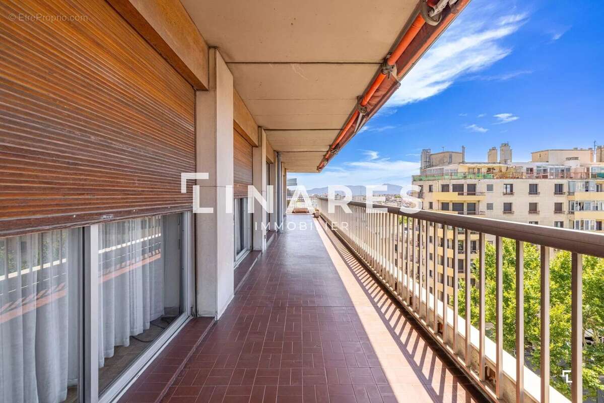 Appartement à MARSEILLE-1E