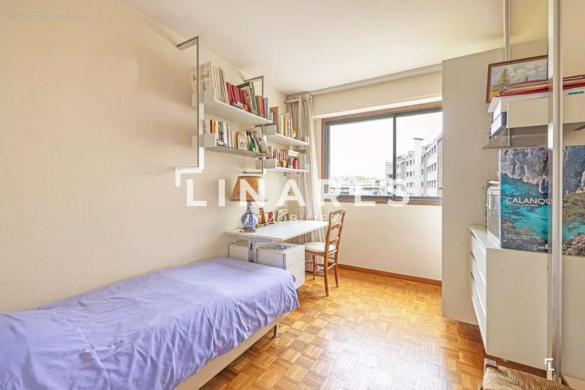 Appartement à MARSEILLE-1E