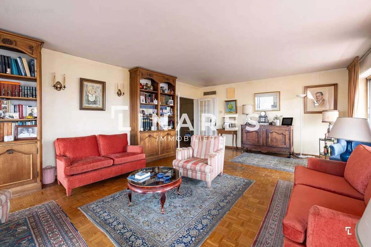 Appartement à MARSEILLE-1E
