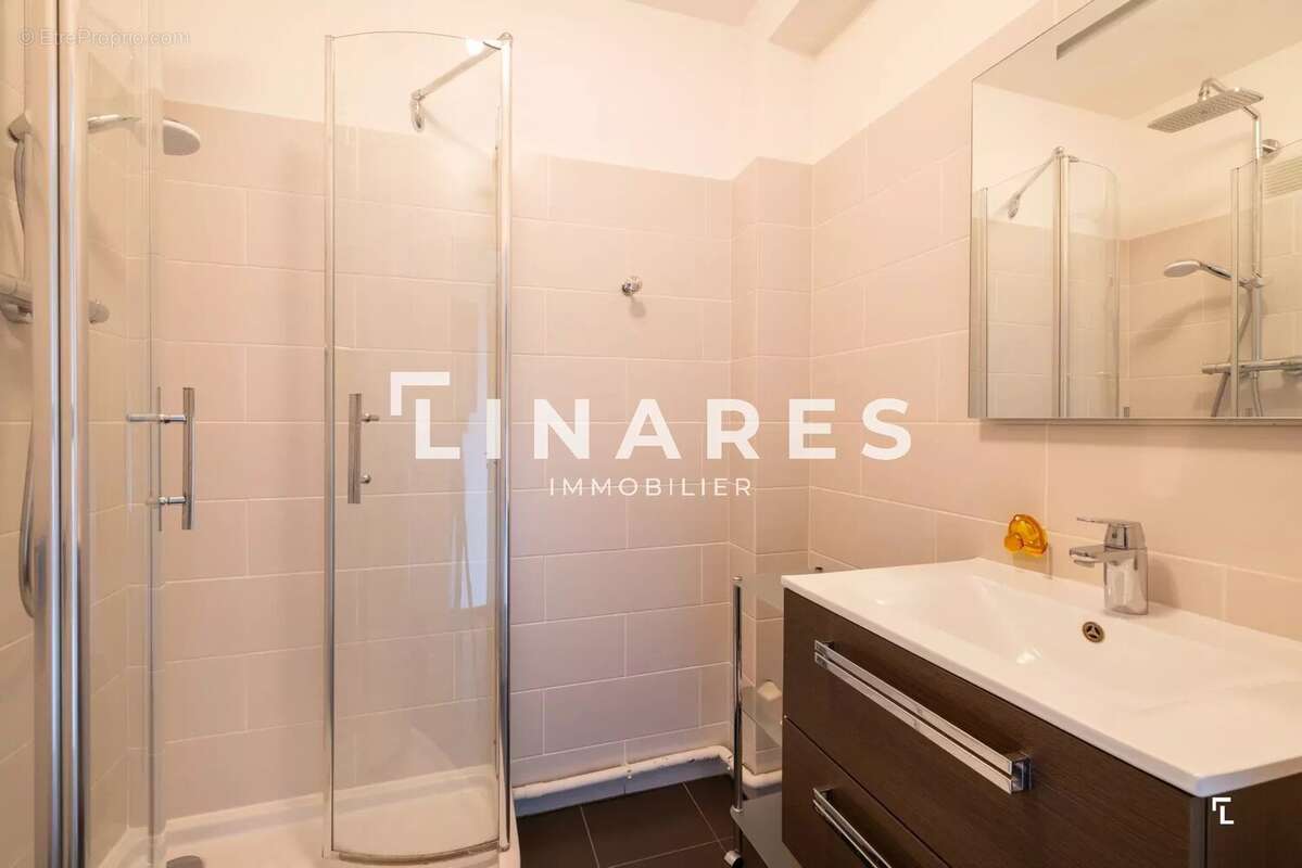 Appartement à MARSEILLE-1E