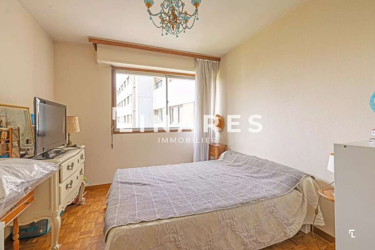 Appartement à MARSEILLE-1E