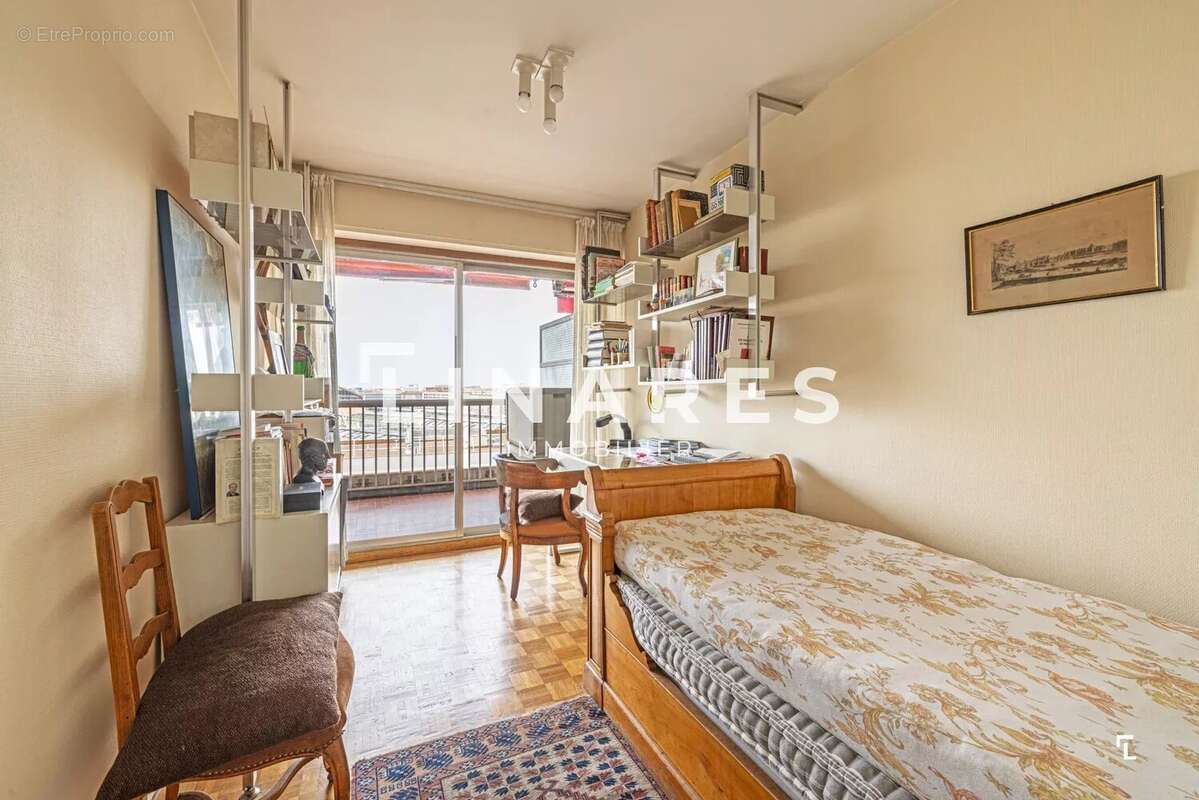 Appartement à MARSEILLE-1E