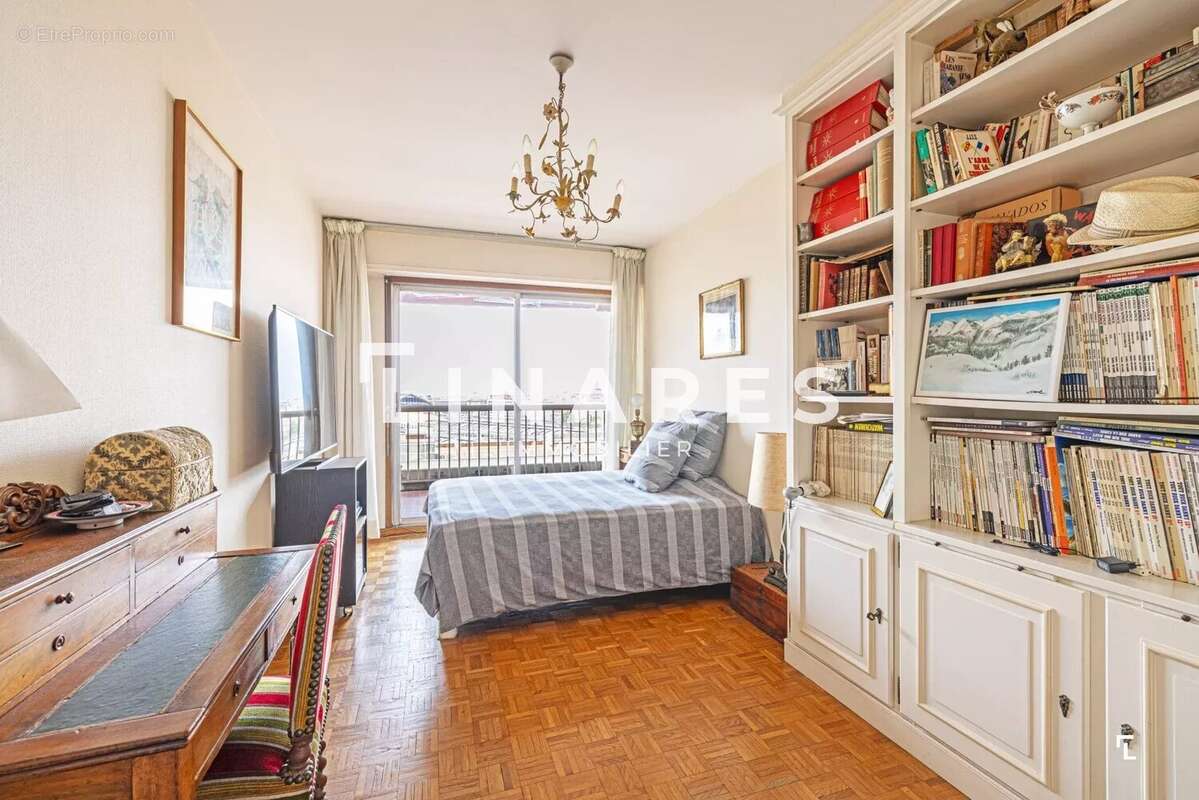 Appartement à MARSEILLE-1E
