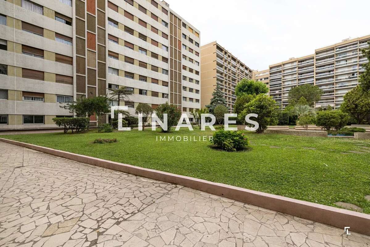 Appartement à MARSEILLE-1E