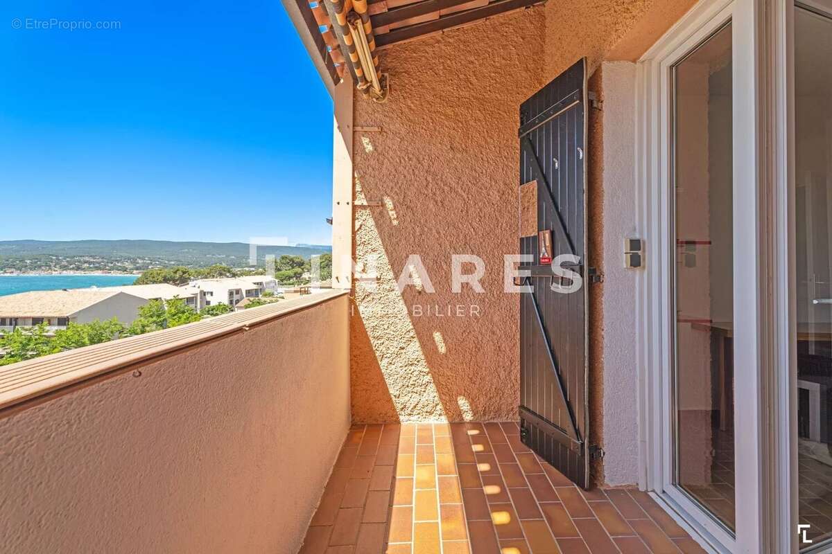 Appartement à SAINT-CYR-SUR-MER