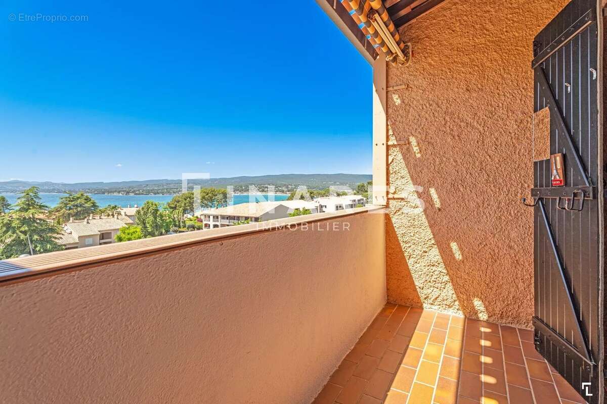 Appartement à SAINT-CYR-SUR-MER