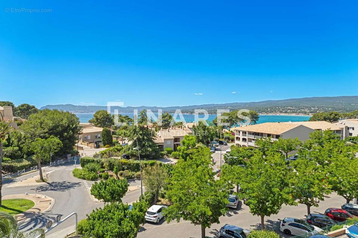 Appartement à SAINT-CYR-SUR-MER