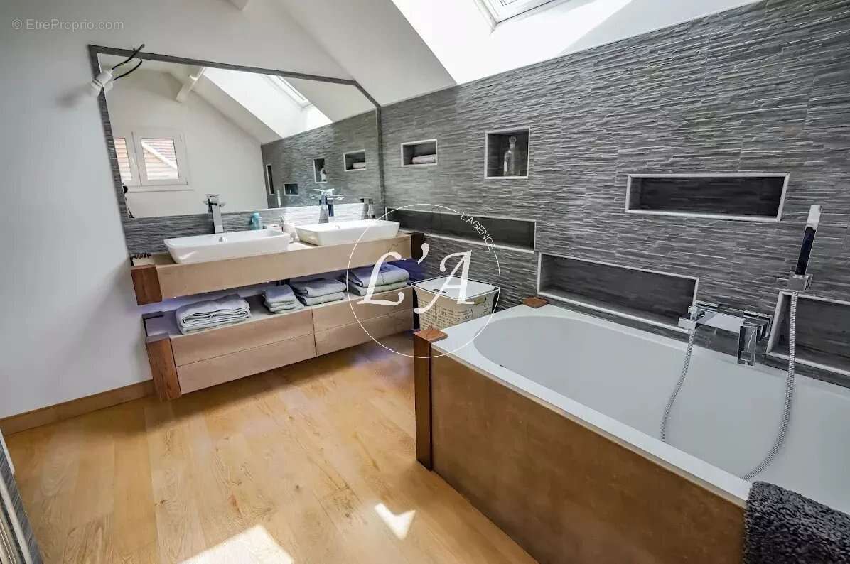 Maison à ADAINVILLE